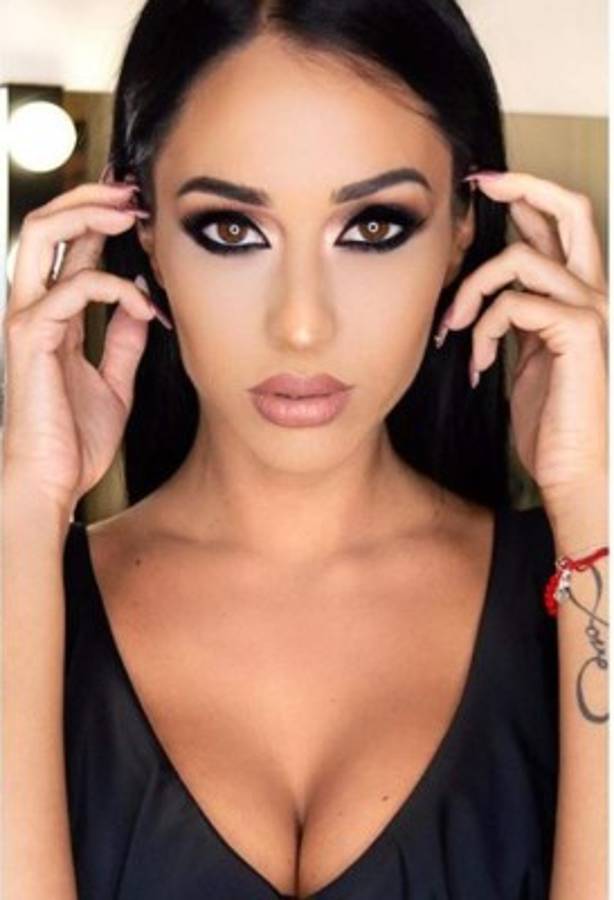 Aurah Ruiz, la ex de un crack del Madrid a quien critican por sus cirugías y por usar photoshop