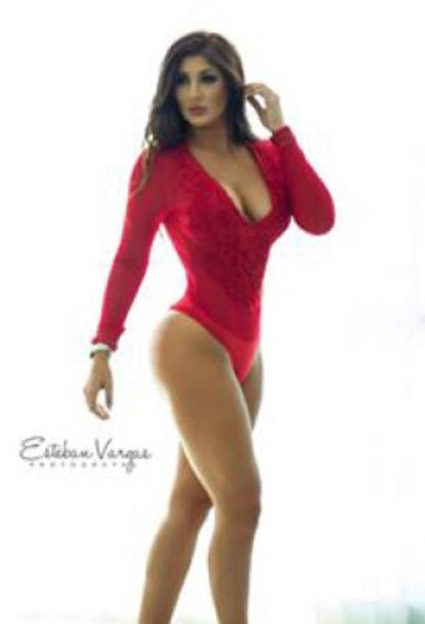 La hermosa mujer que presenta junto a Alonso Solís un programa en la tv tica