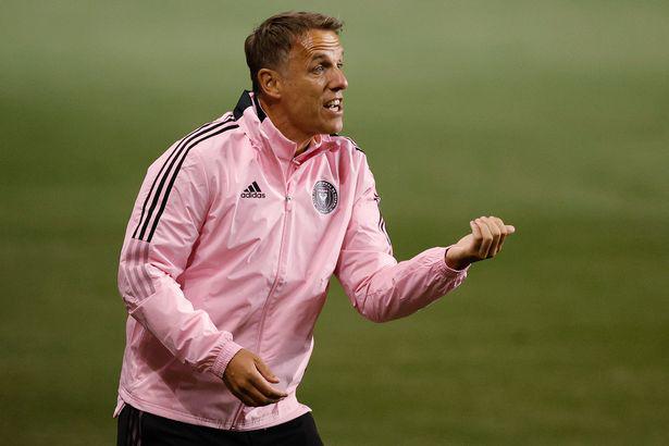 Phil Neville no ocultó que desean a fichar a Messi y Busquets para el Inter Miami.