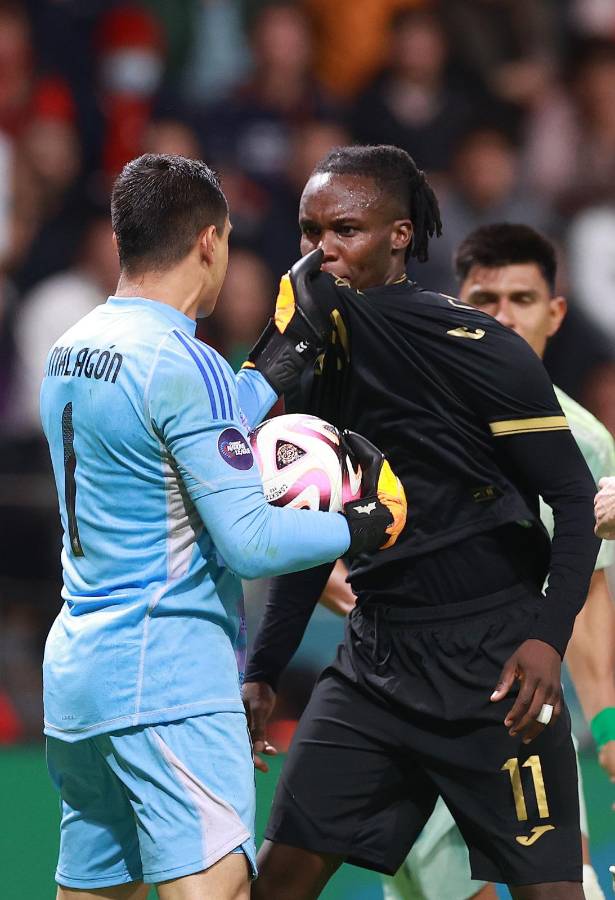 Con tremenda bronca terminó el México vs Honduras y miembro del cuerpo técnico de la Bicolor sufrió agresión