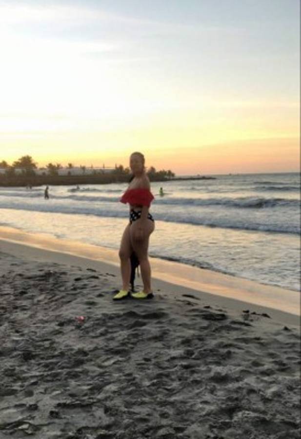 Azaria Torres, la linda novia de jugador extranjero de Liga Nacional