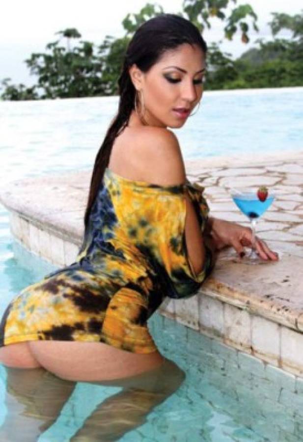 Costa Rica ya estaría clasificada al mundial si fuera por la belleza de Kimberly Chaves