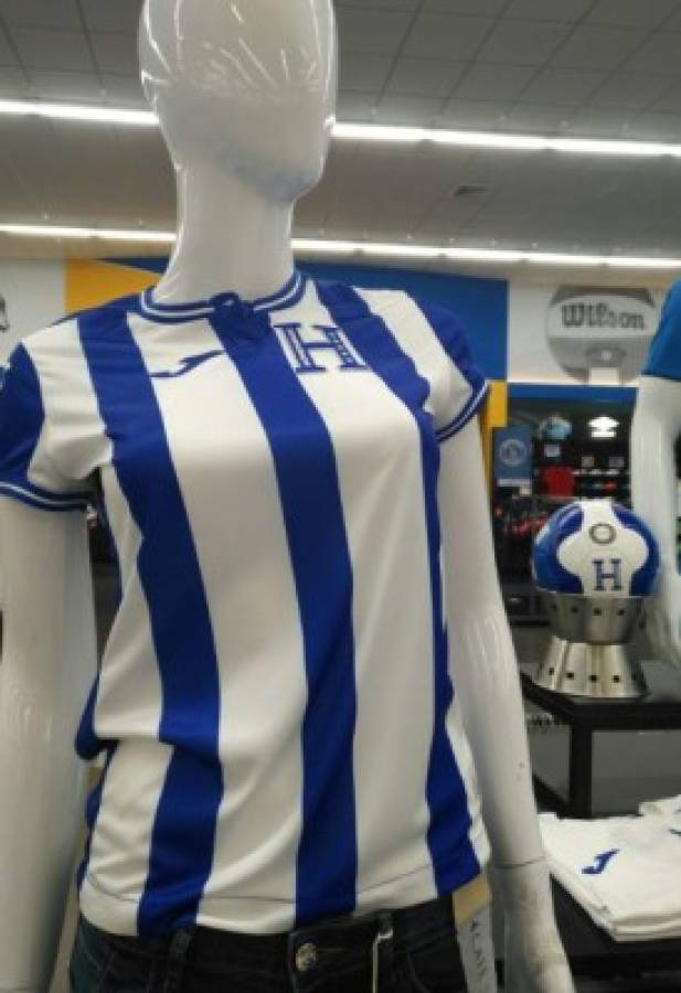 FOTOS: Así se ven las nuevas camisetas de Honduras