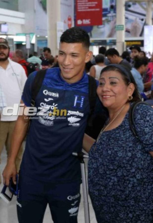 Día de 'selfies' y de la familia Róchez: así fue la salida de la Selección de Honduras
