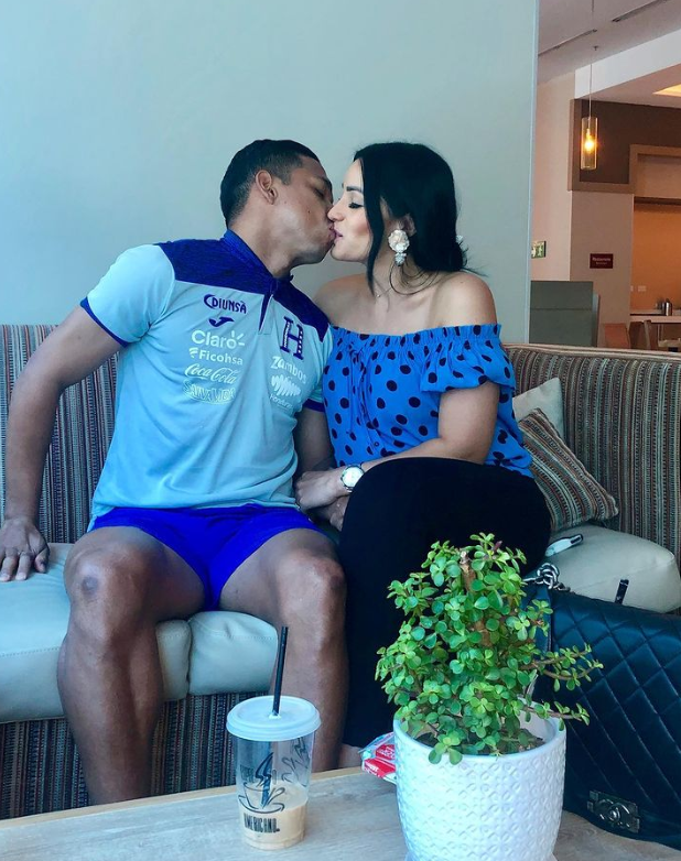 Virginia Varela, la mujer que ha acompañado a Emilio Izaguirre en toda su carrera: ‘‘Ella es la que me daba el desayuno, almuerzo y cena’’