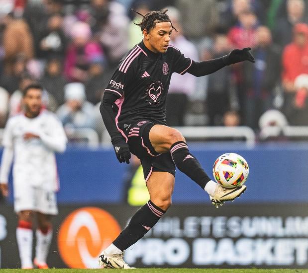 Messi no pudo llenar el estadio, el enfado de Luis Suárez en el Inter Miami-FC Dallas y su charla con David Ruiz