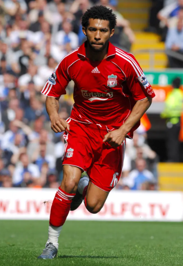 Youtuber se cuela a la mansión de un crack y se lleva tremenda sorpresa: una plantación industrial de marihuana