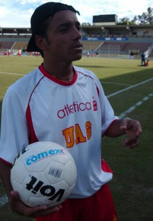 Grandes figuras del fútbol hondureño que salieron de equipos pequeños