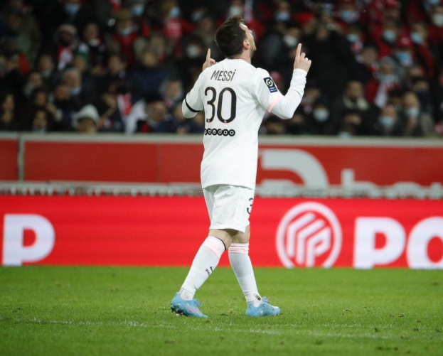 El ‘‘modesto’’ regalo que Messi le dio a su esposa en París: ¿cuánto cuesta el auto eléctrico que maneja Antonela Roccuzzo?