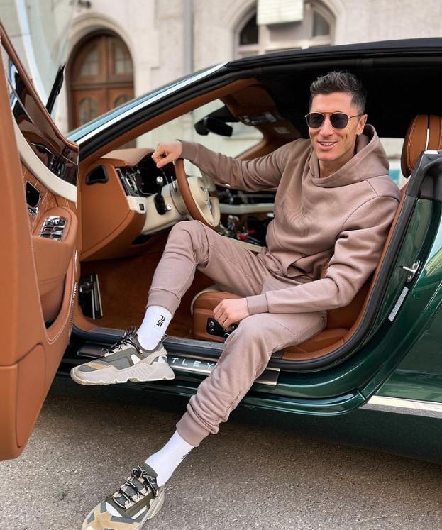 La vida de millonario de Lewandowski: Sus negocios, de cuánto es su fortuna y la mansión que tiene en España