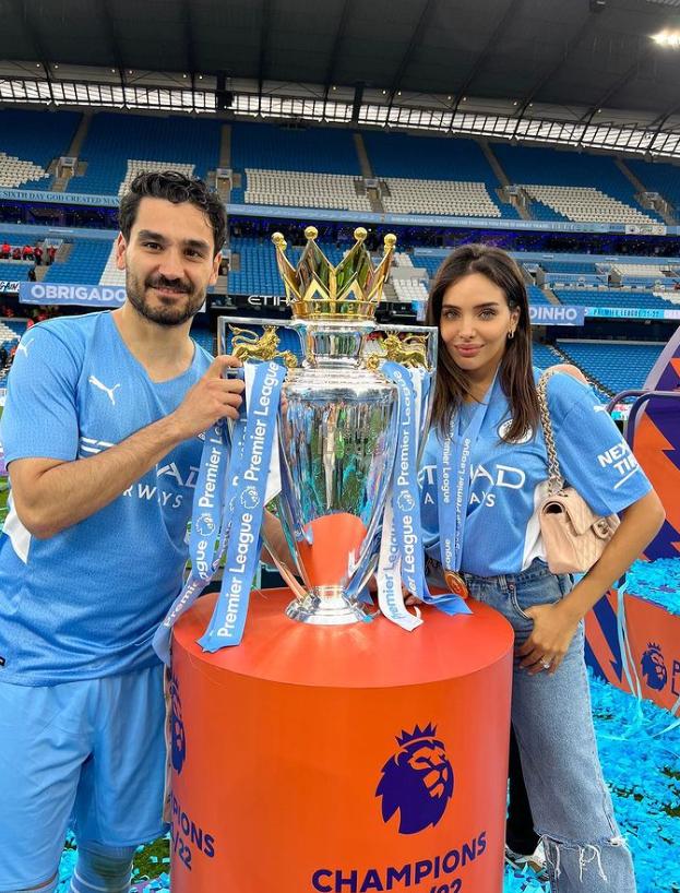 Nadie lo supo: preciosa modelo confiesa por qué se casó en ‘‘secreto’’ con estrella del Manchester City en Madrid