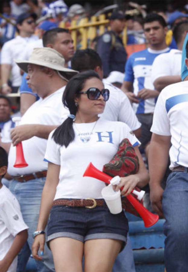 Ambientazo previo al juego entre Honduras vrs Costa Rica