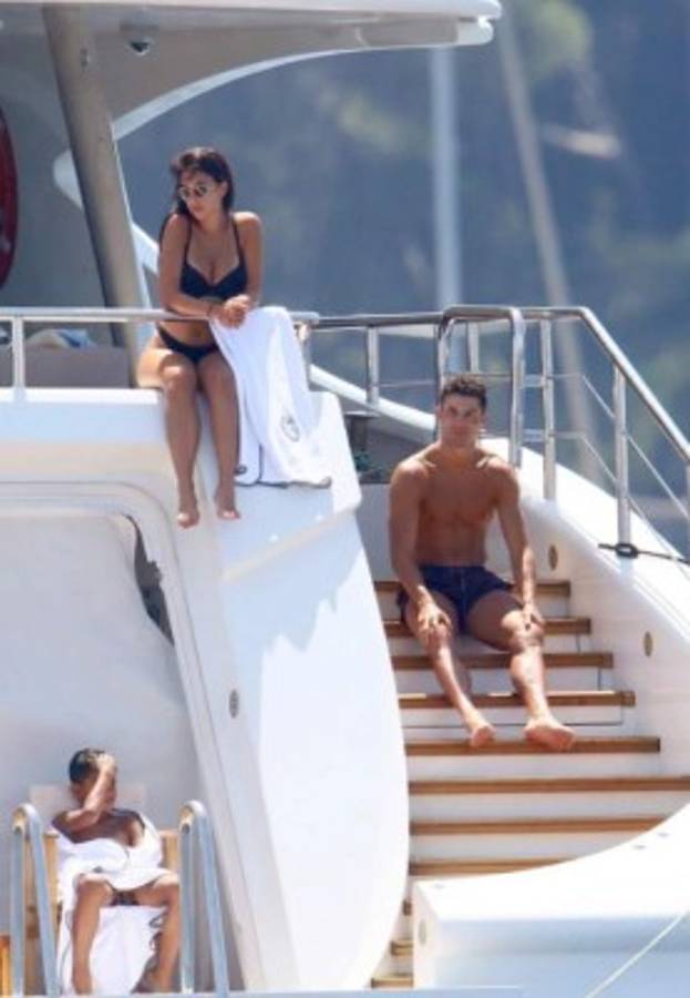 FOTOS: Las infartantes vacaciones de Cristiano Ronaldo y Georgina Rodríguez en Francia