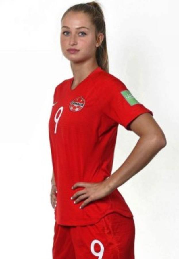 La sexy mujer de la gran estrella de Canadá: Víctima de racismo con su novio y juega en el PSG