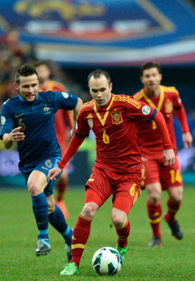 España se baja a Francia y es líder.