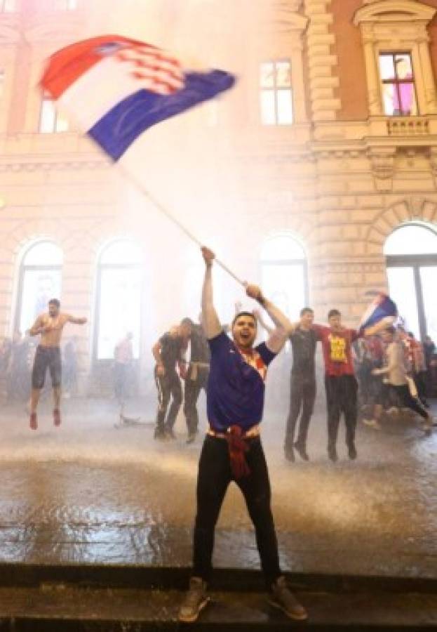 Desmadre y belleza: Así celebran en Croacia el pase a la final de Rusia 2018