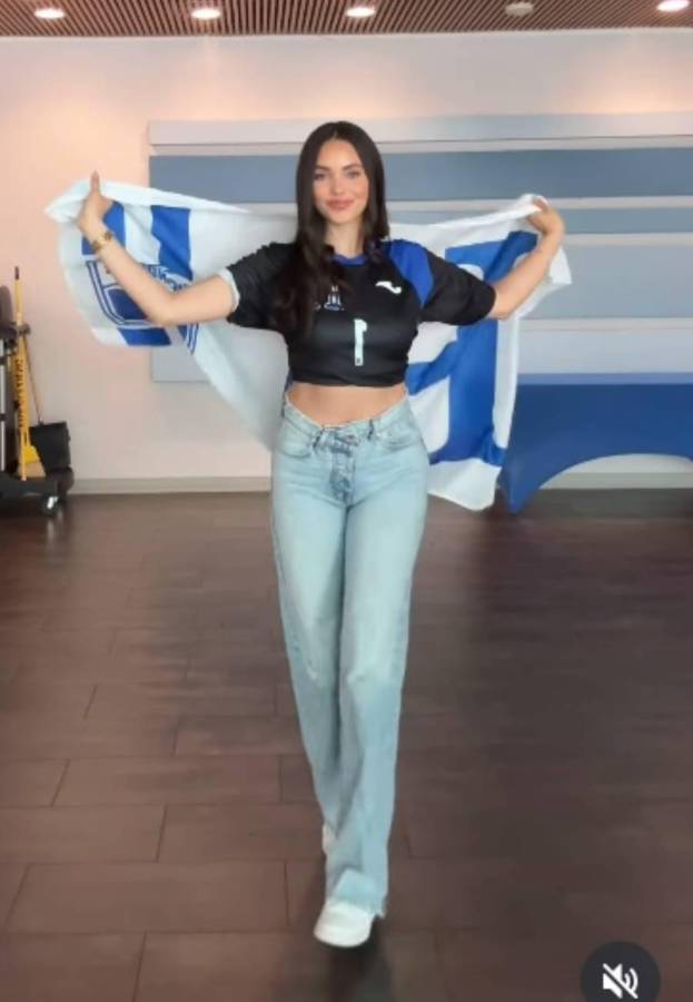 ¡Quiénes son las dos catrachas que se robaron las miradas! El Honduras vs México se engalana con hermosas aficionadas