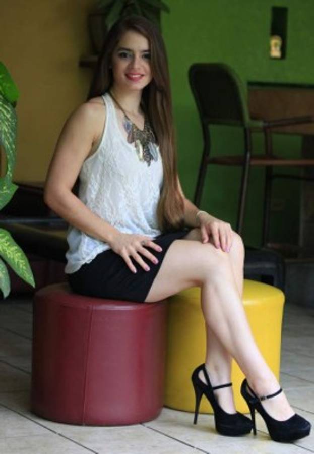 Sandra Alvarado, la hermosa sampedrana que triunfa en centroamericano