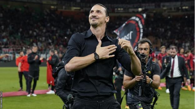 Ibrahimovic confirmó su retirada del fútbol profesional y podría convertirse en director deportivo.