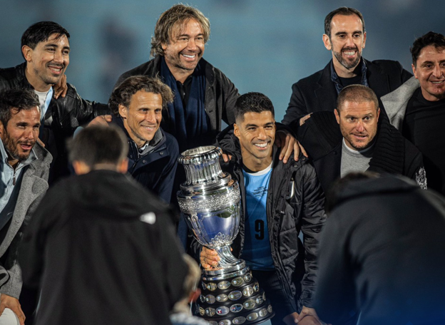 Así se despidió Luis Suárez de Uruguay y la aparición de Messi en el Centenario: “Hola, gordo...”