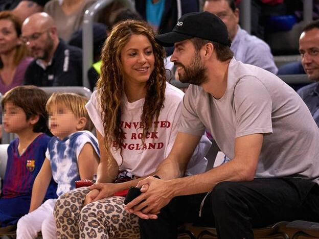 Salen a luz las fotos: La acalorada discusión a gritos de Shakira y Piqué en un yate frente a sus hijos