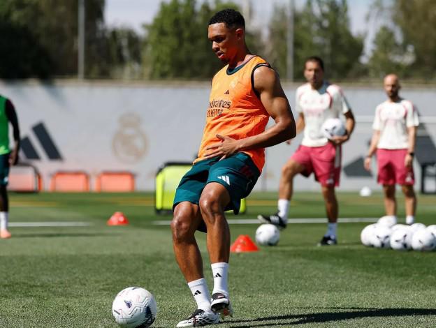 Mourinho ya manda en el Real Madrid: los 8 jugadores que tuvo disponibles