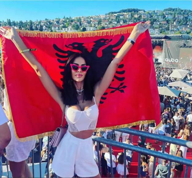 “¿Sexo antes de los partidos? Pero si los futbolistas no son grandes amantes. Prefieren hacérselo ellos mismos”