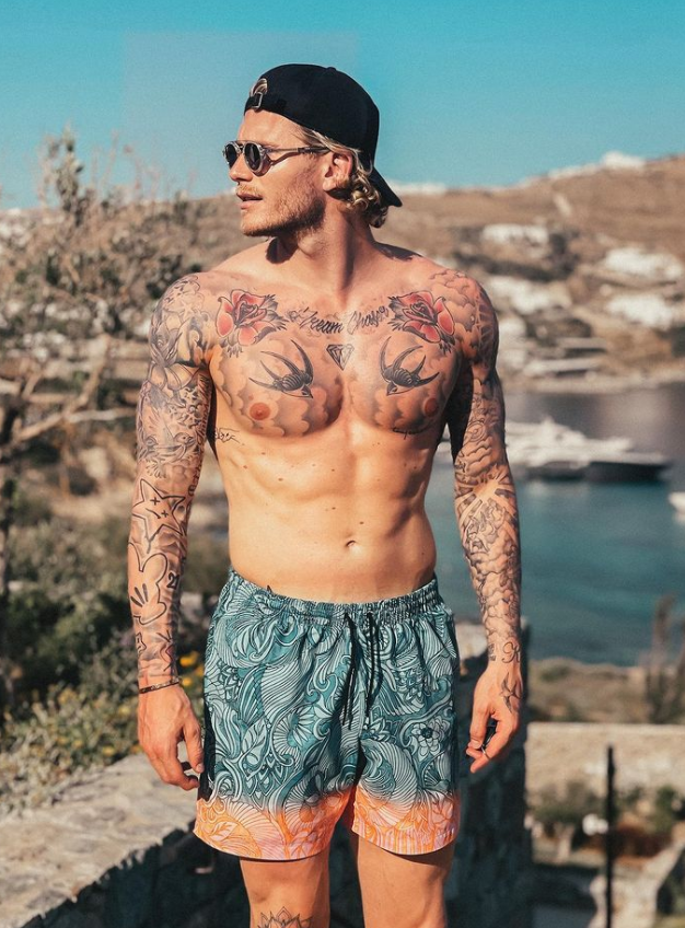 De sus errores ante Real Madrid a esto: la increíble transformación física de Karius tras ocho meses sin jugar