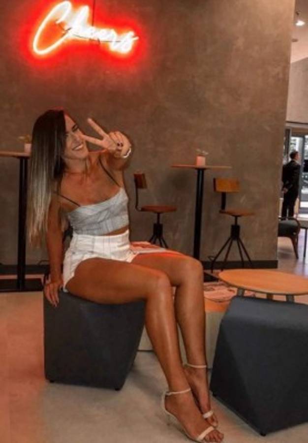 Así es la infartante brasileña que retó a Neymar y le ganó en tenis-fútbol