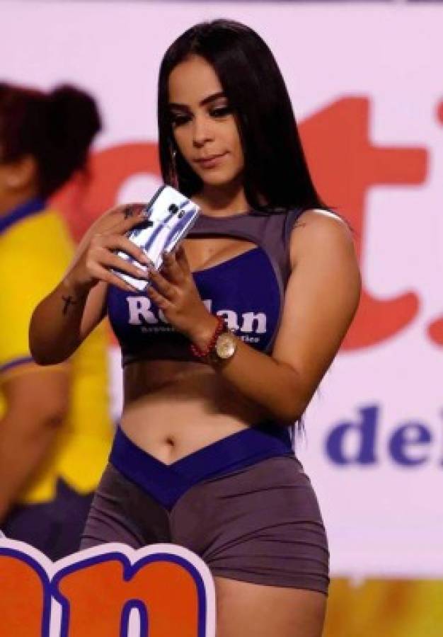 Jeimy Álvarez, la linda hondureña que se roba las miradas en los estadios