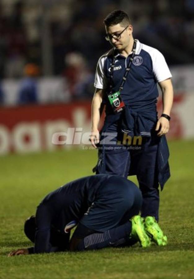 NO SE VIO EN TV: El drama de los jugadores de Motagua y la inolvidable pancarta en gradería