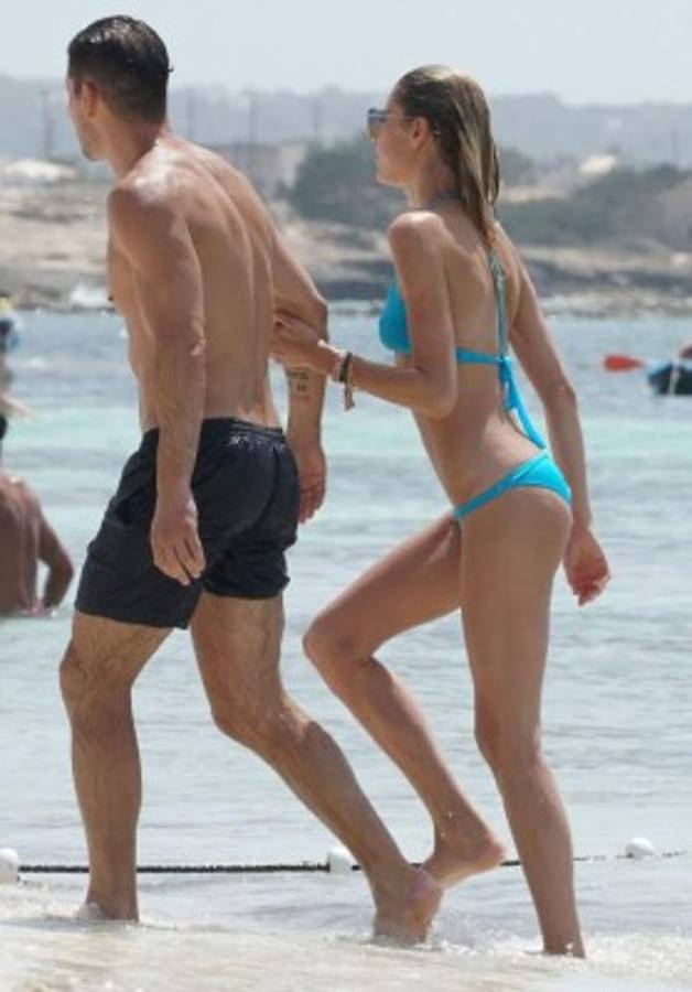 La esposa de Diego Simeone luce su cuerpazo en sus vacaciones en Formentera