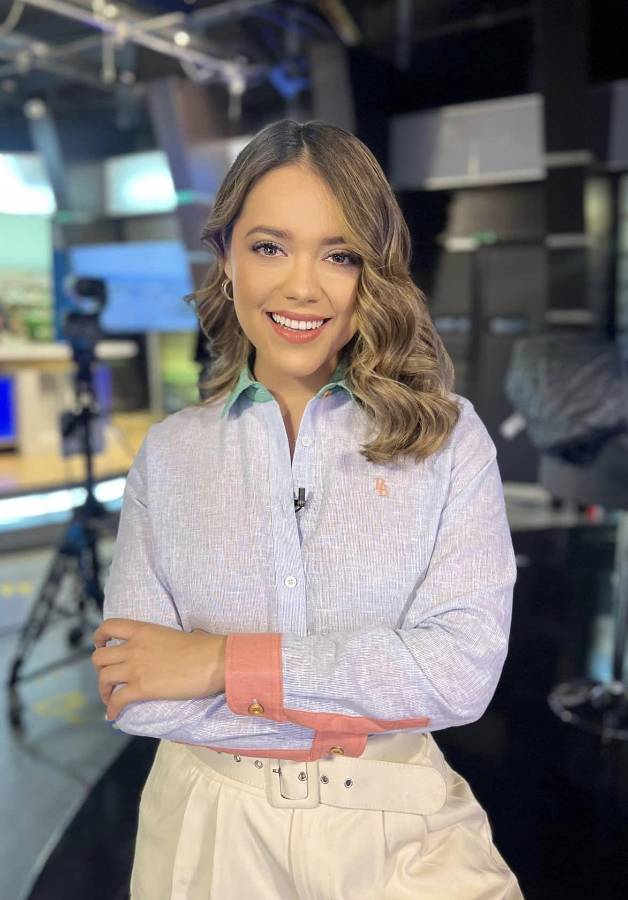 Las periodistas deportivas catrachas engalanan la previa del juego entre Honduras vs México en el estadio Morazán