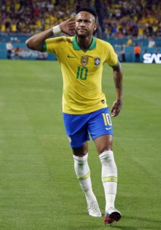 Gol, asistencia, abrazos y duro golpe: Así fue el regreso de Neymar con Brasil