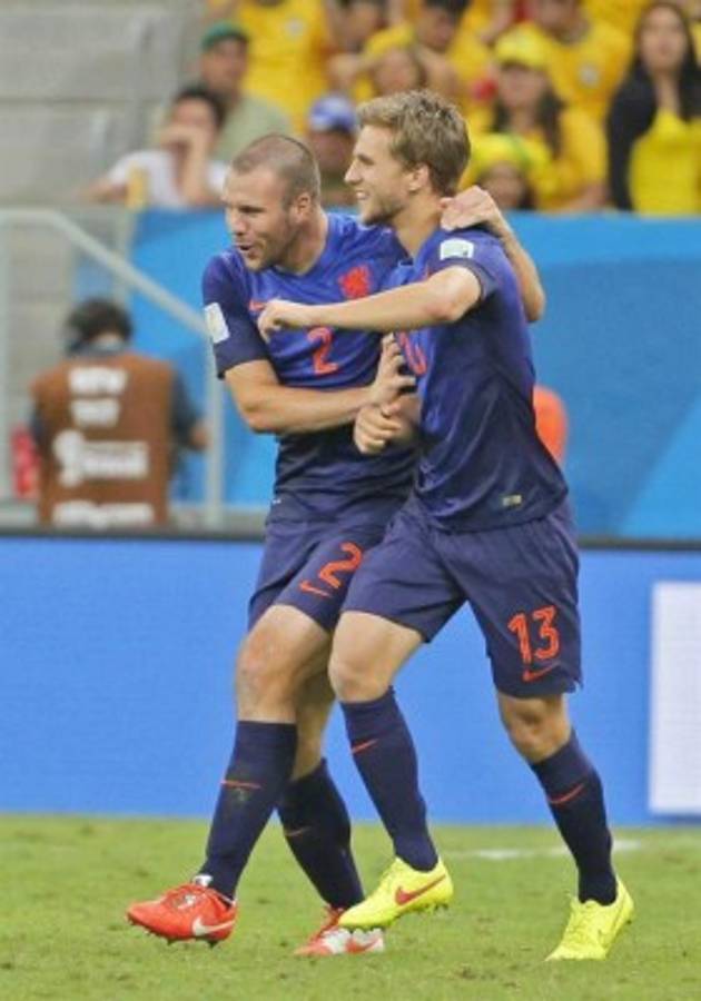 Triste adiós a Brasil. Holanda golea 3-0 y es tercer lugar del mundial .