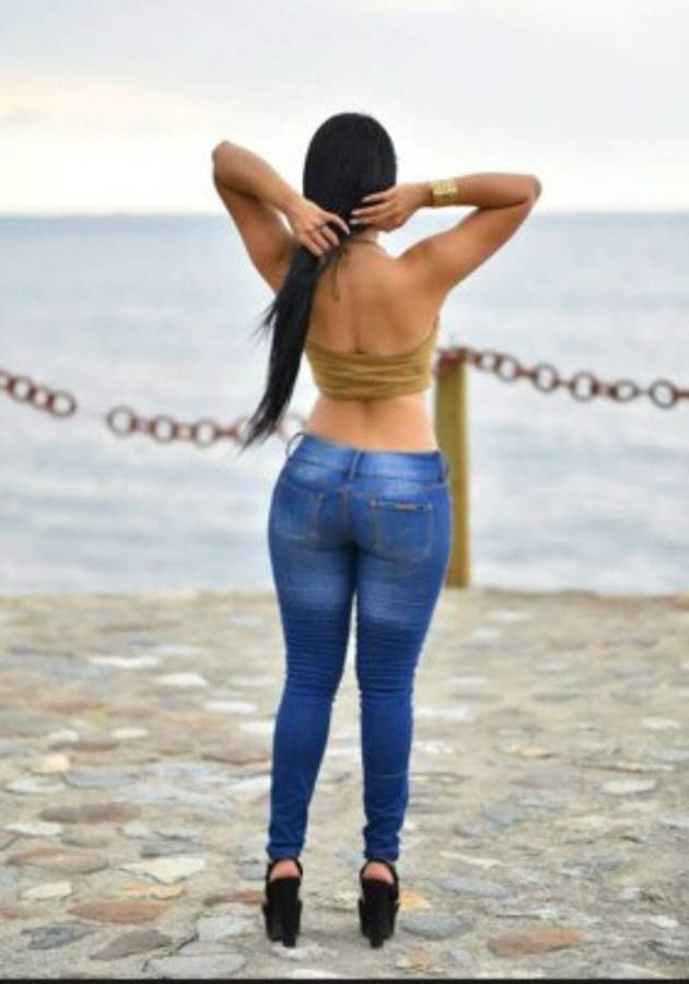 El 'bikinazo' de Jeimi González, la modelo hondureña fanática del Marathón