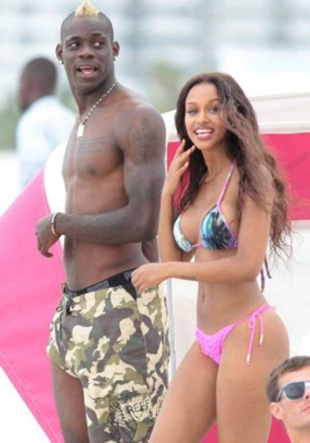 Las 11 bellas 'exnovias' que pueden consolar a un Mario Balotelli sin trabajo