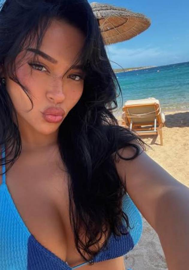 ¡Bien enamorados! Así fueron captados Bellingham con su espectacular novia mientras se recupera de su lesión