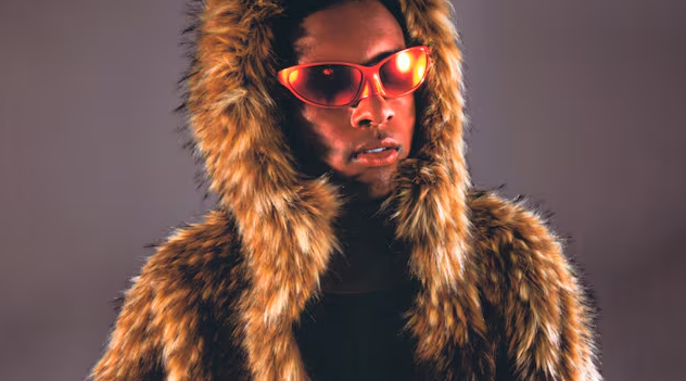 Rodrygo modelando para la revista GQ previo a la final de la Champions League.