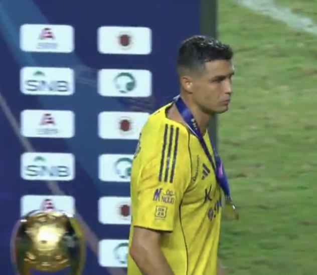 El gesto de Cristiano Ronaldo con sus compañeros y la amargura tras perder otro título con Al Nassr