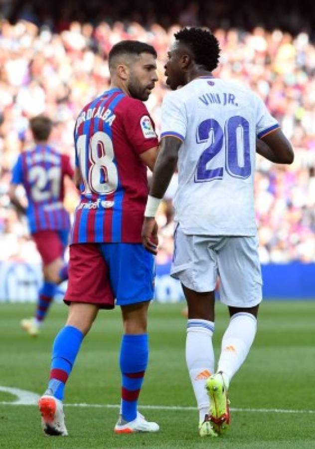 Amargura en el Barcelona, la burla de Vinicius a la afición y los invitados de lujo en la tribuna del Camp Nou