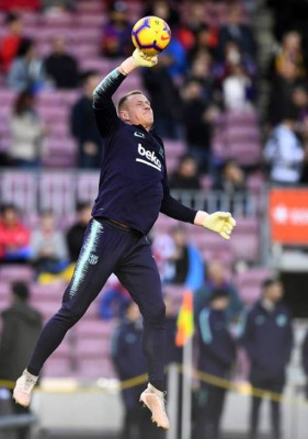 UNO A UNO: Suárez de los mejores clasificados del Barca en el clásico