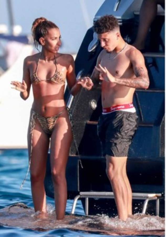 ¿Quién es la misteriosa mujer que disfruta de vacaciones junto a Jadon Sancho en Ibiza?