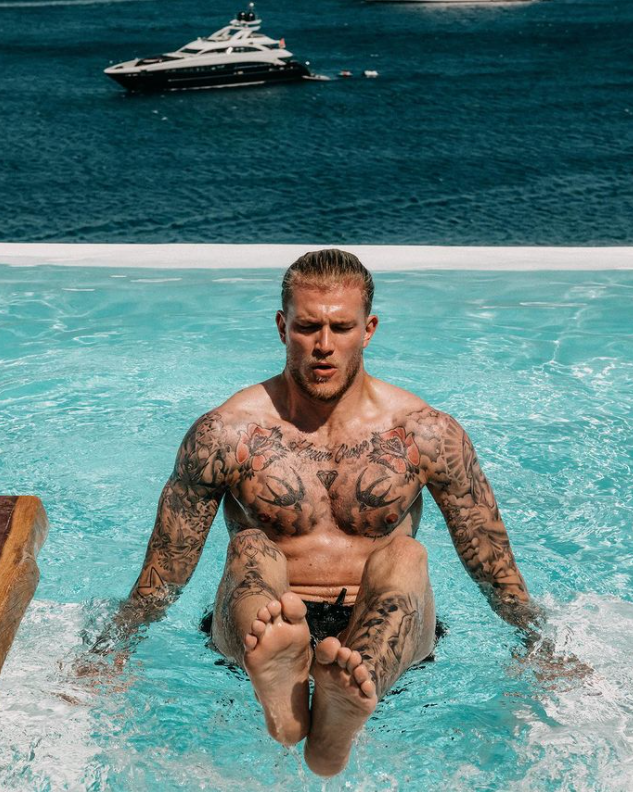 De sus errores ante Real Madrid a esto: la increíble transformación física de Karius tras ocho meses sin jugar