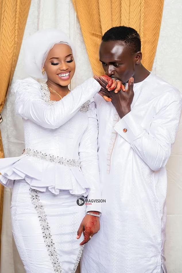 Sadio Mané se casó y esta es la increíble edad que tiene su esposa: es la pareja “de toda la vida”