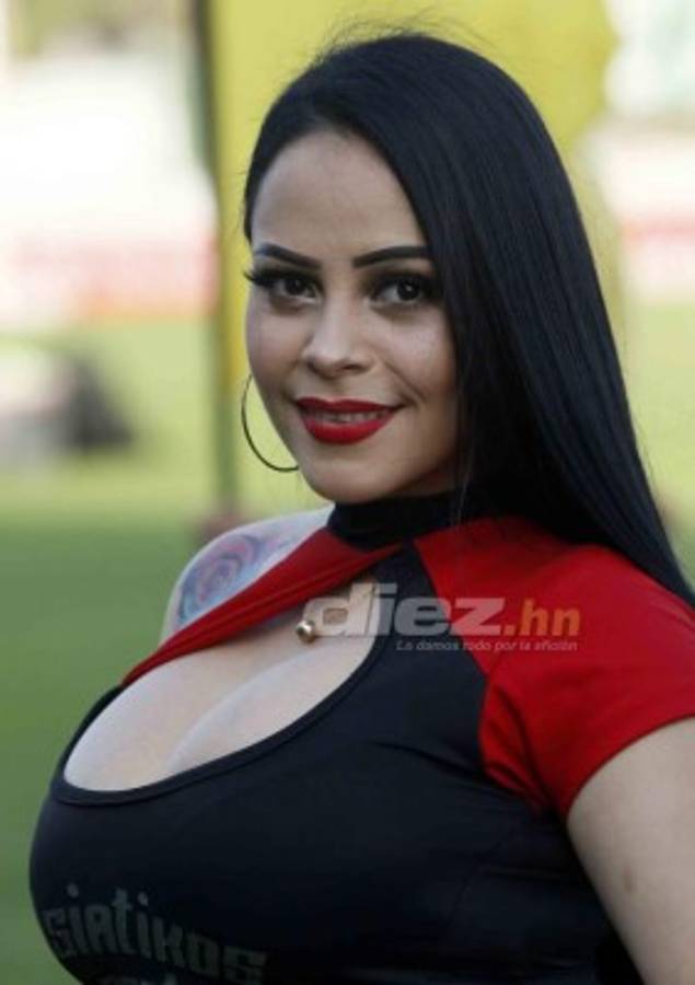 NO VISTE EN TV: La chica del escote, bellezas y ambientazo en el Excélsior