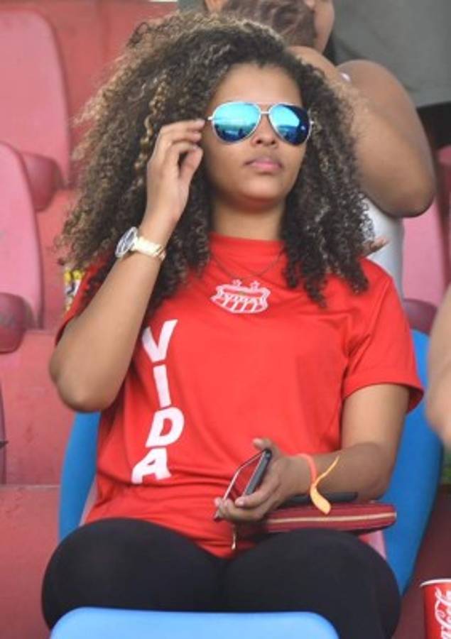 NO SE VIO POR TV: ¿Pinto viendo a Costly? Las fotos más curiosas en Honduras