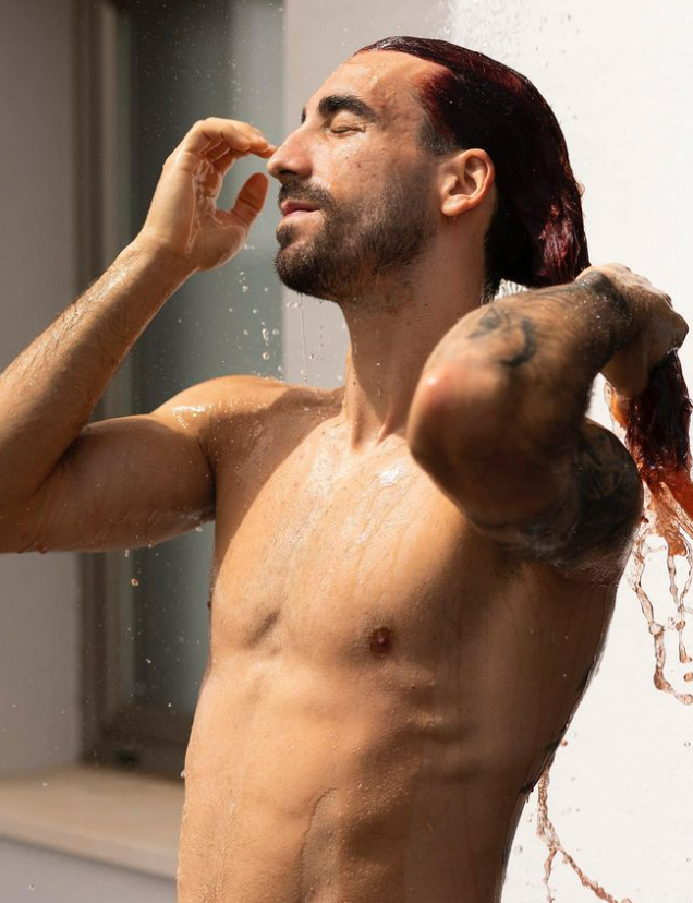 Cucurella cumplió su promesa tras ganar la Eurocopa con España y todos hablan de lo mismo: los memes no perdonan