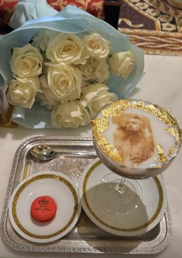 Arturo Vidal se fue a Medio Oriente con su exuberante novia y así fue recibido: “Vacaciones con mi mamacita”