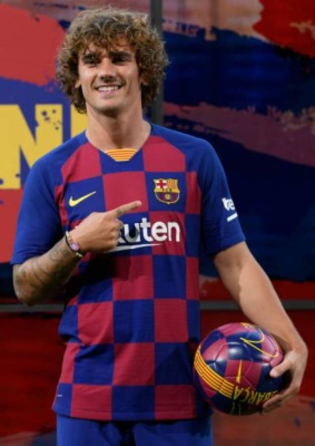 Así fue la presentación de Griezmann en el Camp Nou: Nuevo dorsal y elogios a Messi